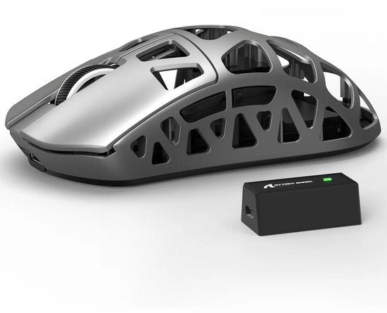 ATTACK SHARK R3 - Draadloze Gaming Muis - PAW3395 - Ultralichte(46g)- Wired/2.4G/BT5.1 - 26000DPI - Magnesium Alloy