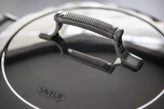 Saveur Selects – Voyage serie - Hapjespan 30 cm - met deksel - Antikleefpan - Tri-ply RVS - Geschikt voor Inductie en alle andere warmtebronnen - Ovenbestendig tot 260°C – Vaatwasserbestendig - 100 %