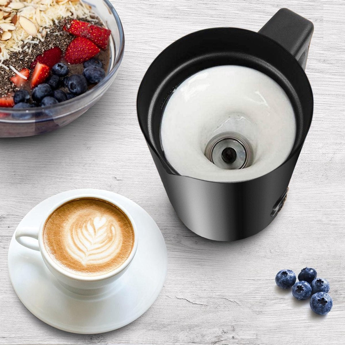 KitchenBrothers Elektrische Melkopschuimer - Voor Cappuccino en Latte - Handige Melkschuimer - Zwart