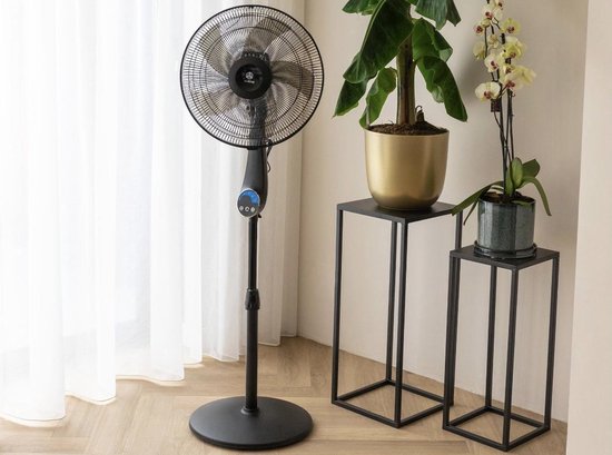 AirKing Statiefventilator - Extra Stille, Energiezuinige Ventilator met 5 Snelheidsstanden - Afstandsbediening, Timerfunctie & Roterende Luchtstroom - Zwart - Koelventilator voor Kamer