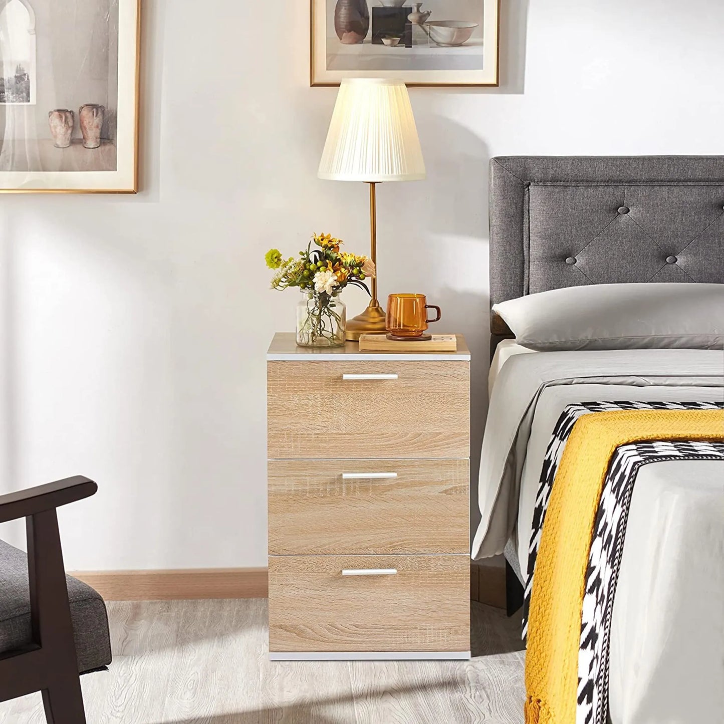 Yaheetech Nachtkastje Met 3 Lades – Voorzien Van Anti-kantelvoorziening En Bronzen Knoppen En Geïllustreerde Handleiding – Voor Slaapkamer En Woonkamer – Eiken Mdf – 40 x 35 x 60 cm