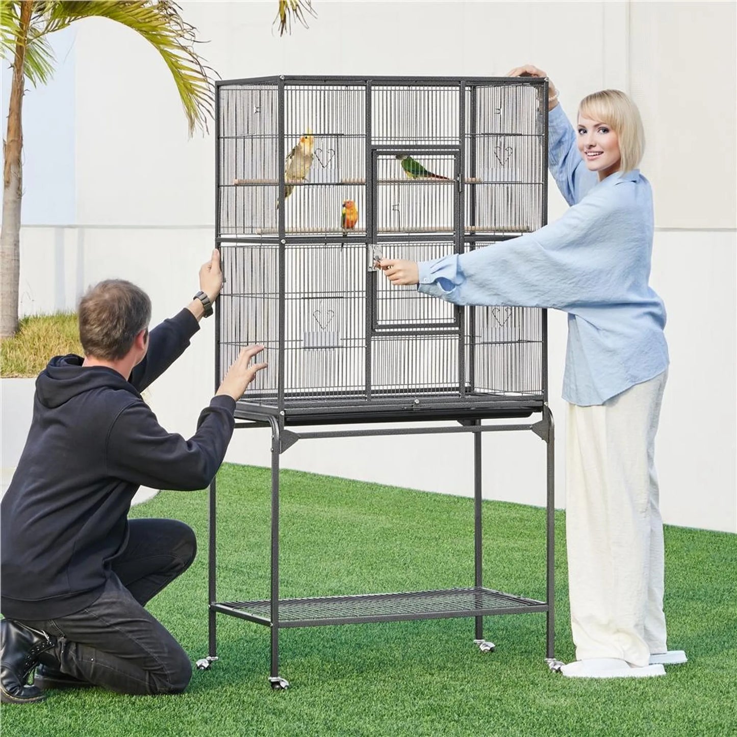Yaheetech Vogelkooi Met Verrijdbaar Onderstel – Voorzien Van Afneembare Kooi En Zes Toegangsdeuren En Opbergplank – Voor Parkieten En Valkparkieten – Gehamerd Zwart Metaal – 81 x 47 x 160 cm
