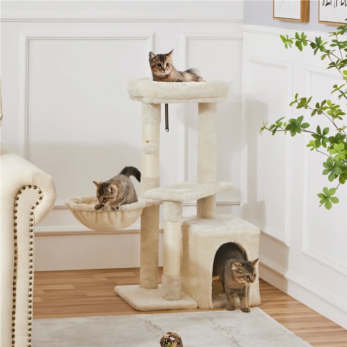 Yaheetech Krabpaal Met 3 Verdiepingen – Voorzien Van Sisalpalen En Kattenmand En Hangmat En Verwijderbare Pluche Bal – Voor Kleine En Middelgrote Katten – Beige Pluche En E1 Spaanplaat – 51 x 34,5 x 87 cm