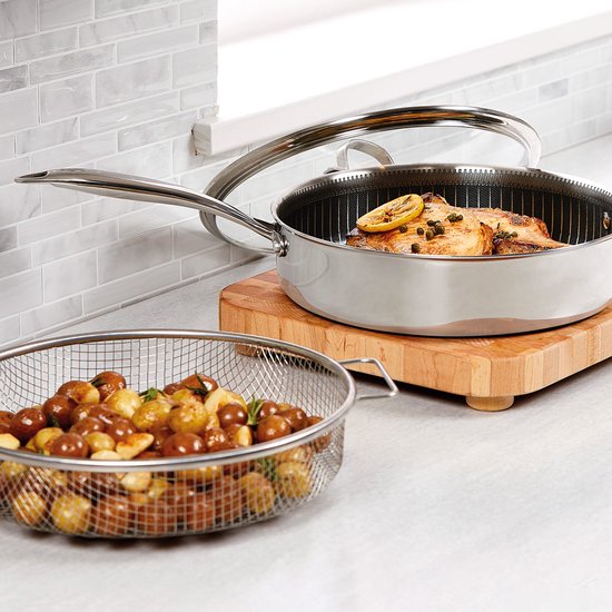 LIVINGTON Titan Pan - gecoate roestvrijstalen pan 28 cm met diamanten antiaanbaklaag - ovenvaste hoge pan voor alle soorten fornuizen