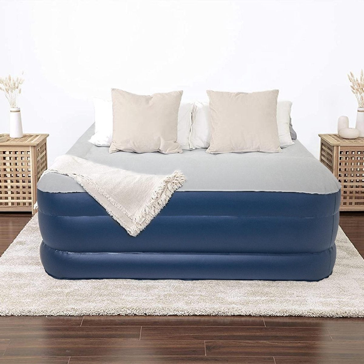 LifeGoods luchtbed voor 2 personen geïntegreerde pomp incl. draagtas en reparatieset Blauw