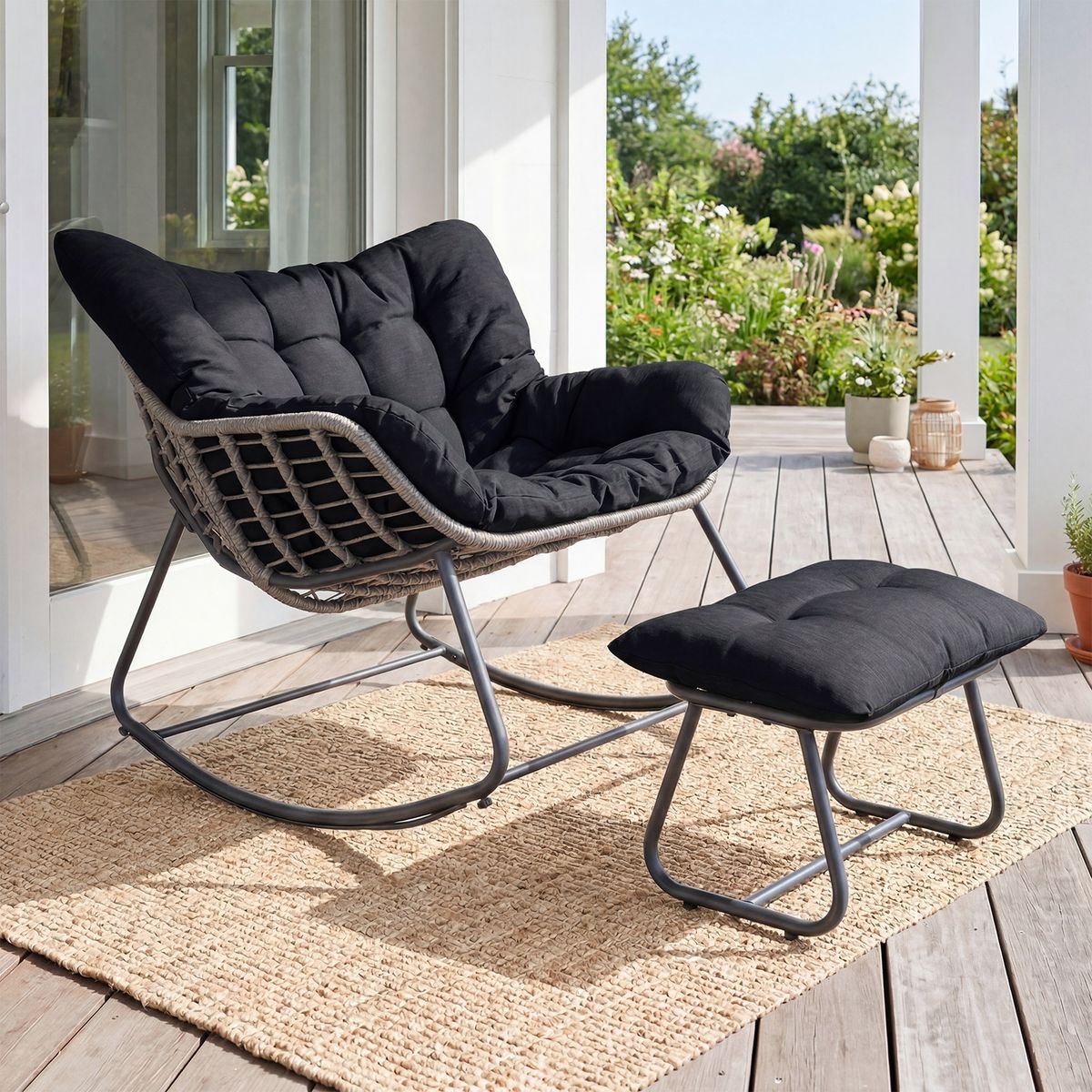 Coast schommelstoel met voetenbank - ergonomisch ontwerp - metalen frame met PE-rattan - zwart