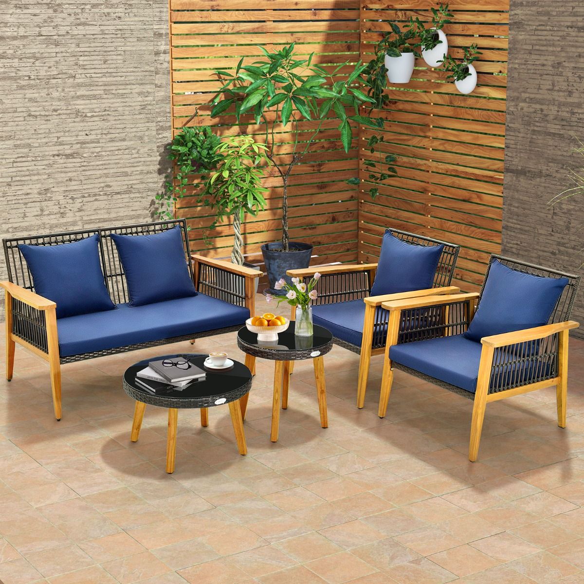 Coast 5-Delige Rotan Buitenmeubelset Bruin met Marineblauwe Kussens – 2 Stoelen, Loveseat en 2 Salontafels (Stoel 75x76x80 cm, Loveseat 132x76x80 cm, Tafel Ø48 cm & 60x38 cm)