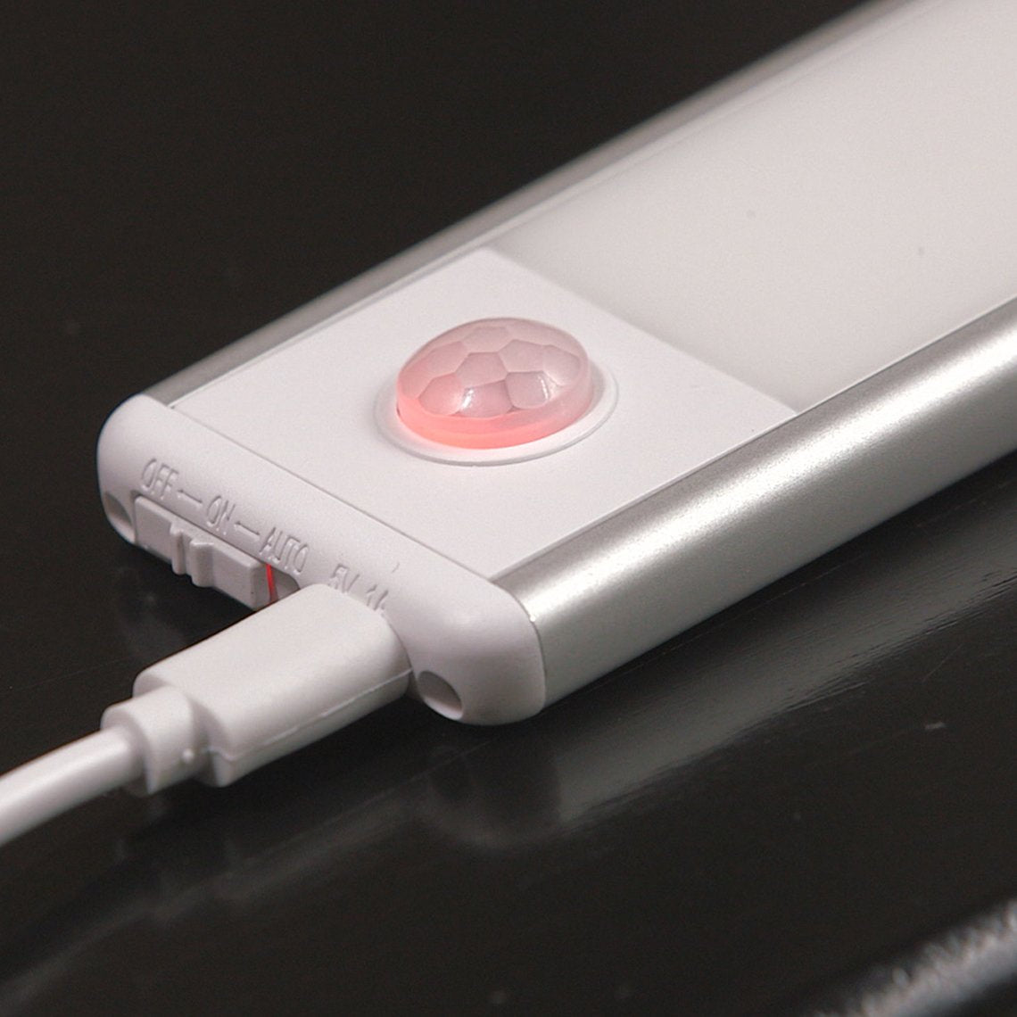 HandyLUX Slim Bright LED Lichtstrip - Magnetisch Bevestigbaar - Bewegingssensor - Draadloos Gebruik - Ultrahelder Licht