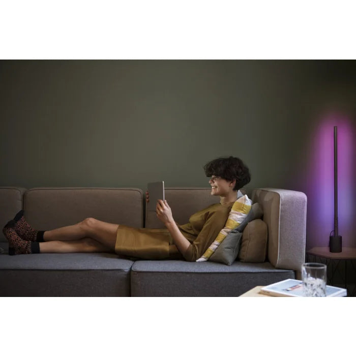 Ledvance Cornerslim Smart Wifi Vloerlamp 80 cm – Zwart – RGB & CCT – Slanke Smart Staande Lamp voor Modern Interieur