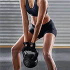 Yaheetech Kettlebell 10 kg – 26 x 22 x 30 cm – Voorzien Van Brede Ergonomische Handgreep En Platte Basis En Vloerbeschermende Kunststof Schaal – Voor Krachttraining En Thuisgebruik – Zwart Kunststof En Beton